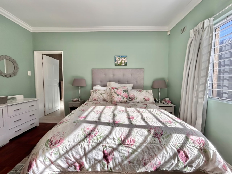 To Let 4 Bedroom Property for Rent in Plumstead Western Cape